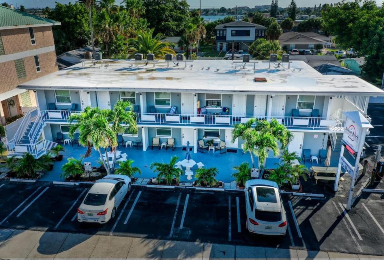 Sunset Beach Suites At Madeira Beach! Pet Friendly With Summer Breezes! - Suite 6 St. Pete Beach Εξωτερικό φωτογραφία